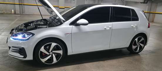 VOLKSWAGEN-GOLF-2019