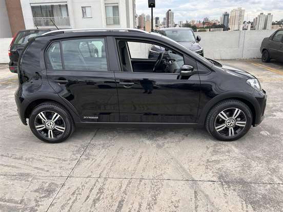 VOLKSWAGEN-UP-1.0 170 TSI TOTAL FLEX XTREME 4P MANUAL VOLKSWAGEN-UP-2019