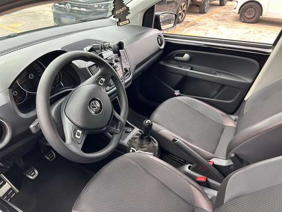 VOLKSWAGEN-UP-1.0 170 TSI TOTAL FLEX XTREME 4P MANUAL VOLKSWAGEN-UP-2019