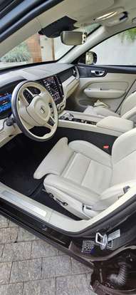 VOLVO-XC60-2024