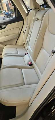 VOLVO-XC60-2024