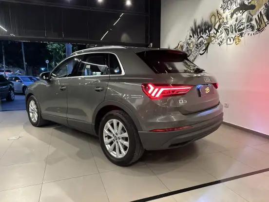AUDI-Q3-2020