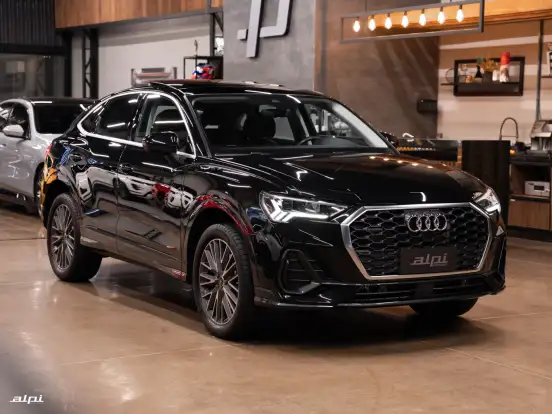 AUDI-Q3-2023