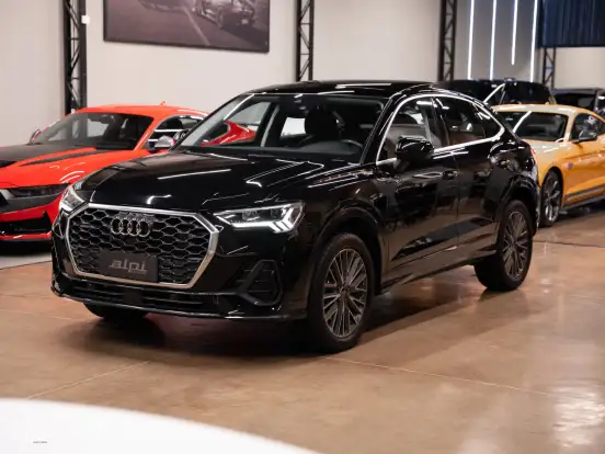 AUDI-Q3-2023