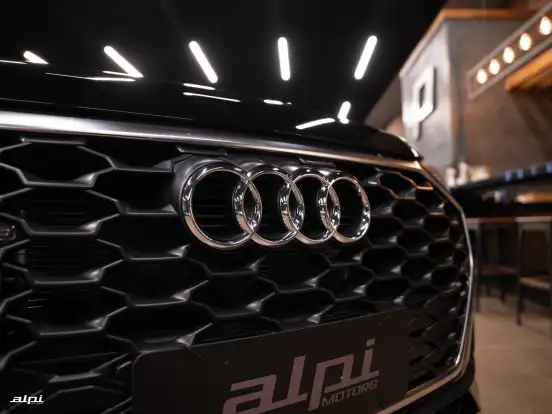 AUDI-Q3-2023