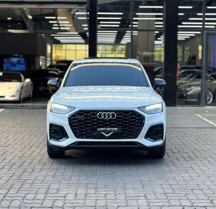 AUDI-Q5-2022
