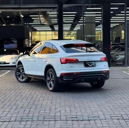 AUDI-Q5-2022