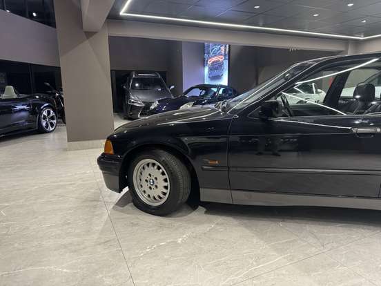 BMW-325i-1994