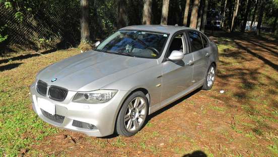 BMW-318i-2011
