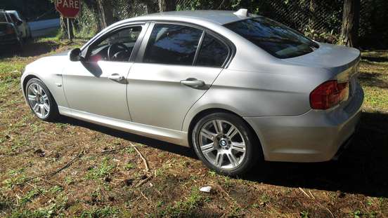 BMW-318i-2011