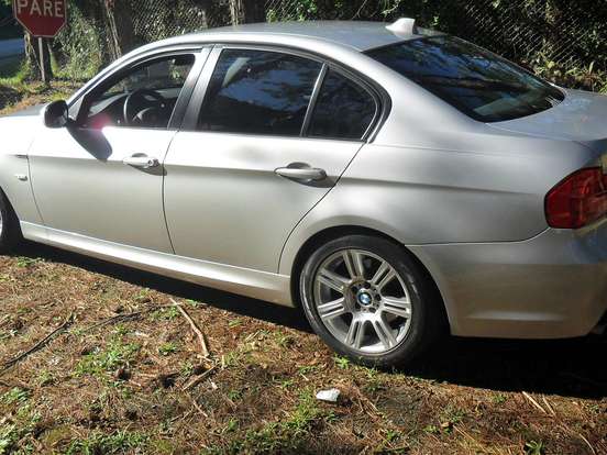 BMW-318i-2.0 SEDAN 16V GASOLINA 4P AUTOMÁTICO BMW-318i-2011