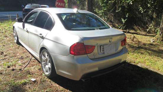 BMW-318i-2011