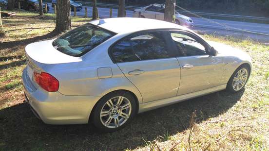 BMW-318i-2011