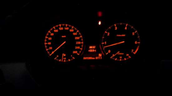 BMW-318i-2011