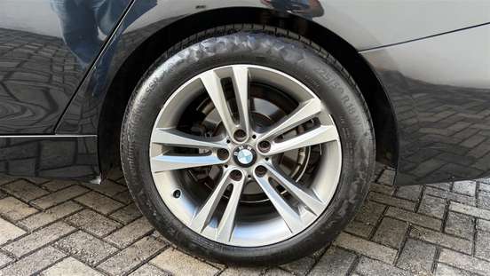 BMW-320i-2014