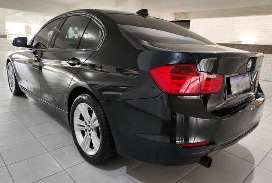 BMW-320i-2013