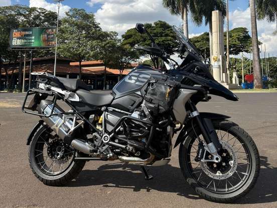 BMW-R 1250 GS PREMIUM TRIPLE BLACK BMW-R 1250 GS PREMIUM TRIPLE BLACK-2022