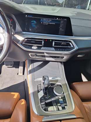 BMW-X5-2021