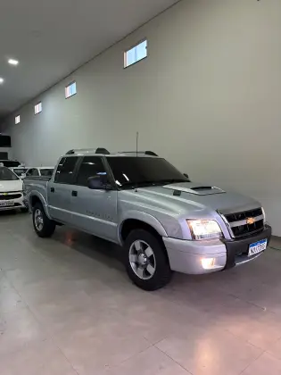 CHEVROLET S10 2.4 MPFI EXECUTIVE 4X2 CD 8V FLEX 4P MANUAL CHEVROLET S10 2.4 MPFI EXECUTIVE 4X2 CD 8V FLEX 4P MANUAL