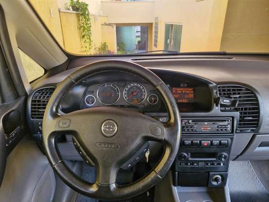 CHEVROLET-ZAFIRA-2009