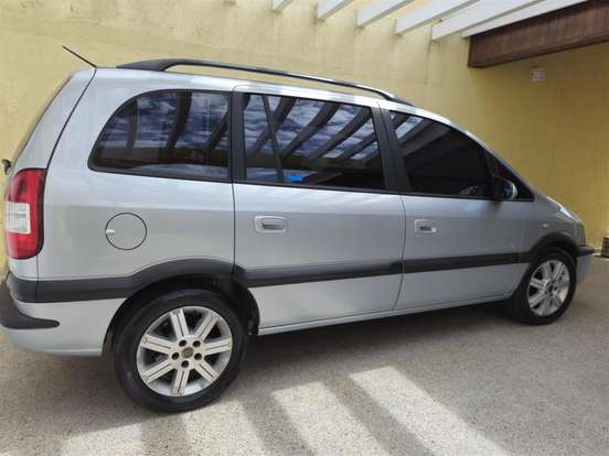 CHEVROLET-ZAFIRA-2009