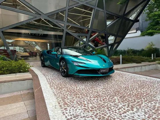 FERRARI SF90 4.0 V8 TURBO PHEV SPIDER F1-DCT FERRARI SF90 4.0 V8 TURBO PHEV SPIDER F1-DCT