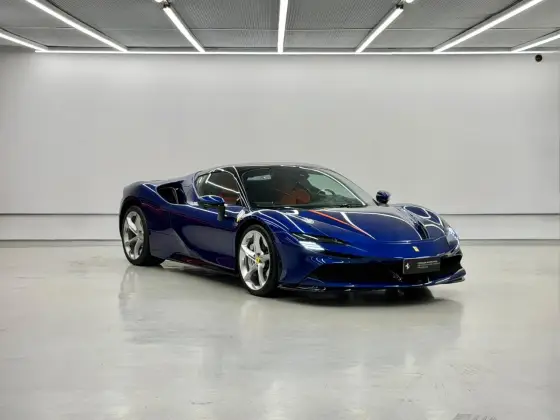 FERRARI SF90 4.0 V8 TURBO PHEV SPIDER F1-DCT FERRARI SF90 4.0 V8 TURBO PHEV SPIDER F1-DCT