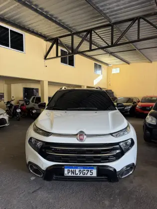 FIAT TORO 2.0 16V TURBO DIESEL VOLCANO 4WD AT9 FIAT TORO 2.0 16V TURBO DIESEL VOLCANO 4WD AT9