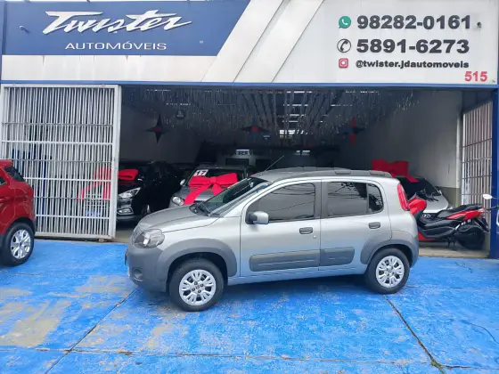 FIAT UNO 1.0 WAY 8V FLEX 4P MANUAL FIAT UNO 1.0 WAY 8V FLEX 4P MANUAL