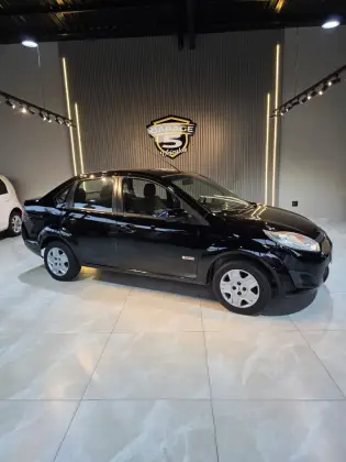 FORD FIESTA 1.6 MPI SEDAN 8V FLEX 4P MANUAL FORD FIESTA 1.6 MPI SEDAN 8V FLEX 4P MANUAL