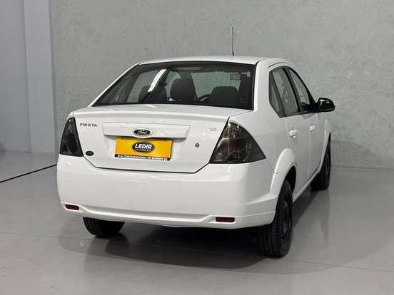 FORD-FIESTA-2011