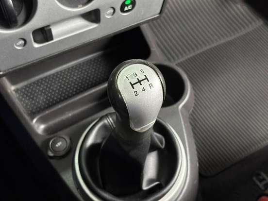 FORD-FIESTA-2011