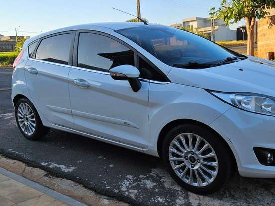 FORD-FIESTA-1.6 TITANIUM HATCH 16V FLEX 4P POWERSHIFT FORD-FIESTA-2016