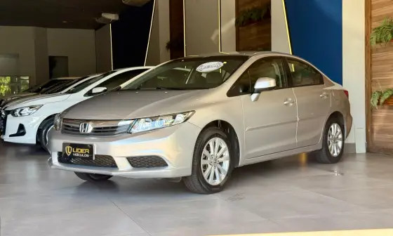 HONDA CIVIC 1.8 LXS 16V FLEX 4P AUTOMÁTICO HONDA CIVIC 1.8 LXS 16V FLEX 4P AUTOMÁTICO