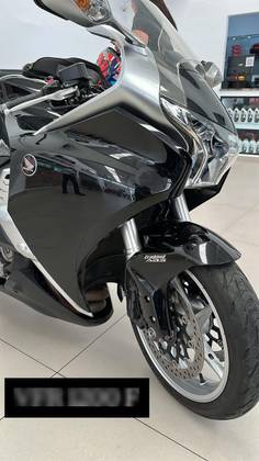 HONDA VFR 1200F 