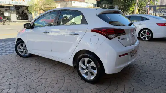 HYUNDAI-HB20-2018