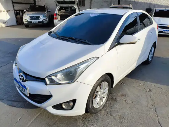 HYUNDAI HB20S 1.6 PREMIUM 16V FLEX 4P MANUAL HYUNDAI HB20S 1.6 PREMIUM 16V FLEX 4P MANUAL