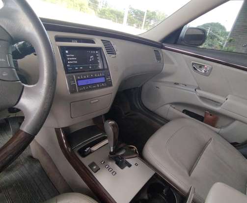 HYUNDAI-AZERA-2008