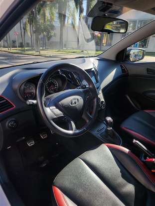 HYUNDAI-HB20-1.6 R SPEC 16V FLEX 4P MANUAL HYUNDAI-HB20-2016
