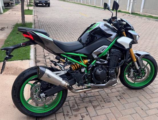 KAWASAKI Z900 R EDITION 