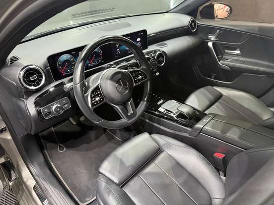 MERCEDES-BENZ-A 250-2019