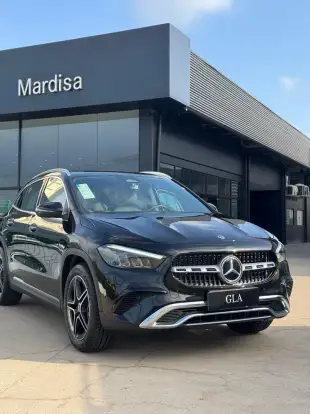 MERCEDES-BENZ-GLA 200-2025