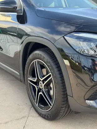 MERCEDES-BENZ-GLA 200-2025