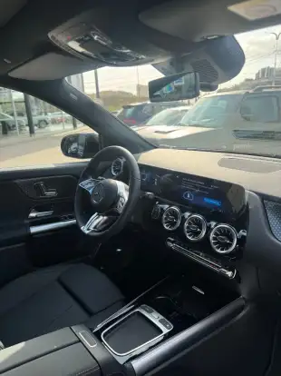 MERCEDES-BENZ-GLA 200-2025