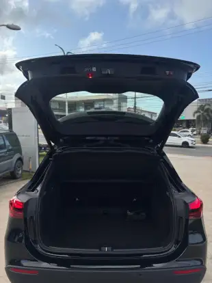 MERCEDES-BENZ-GLA 200-2025