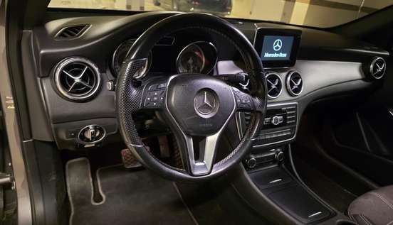 MERCEDES-BENZ-GLA 200-2015