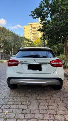 MERCEDES-BENZ-GLA 200-2015