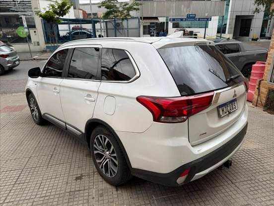 MITSUBISHI-OUTLANDER-2016