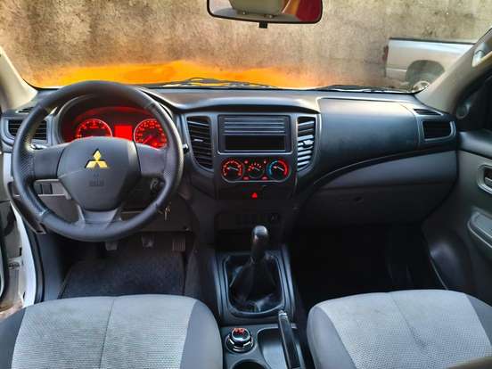 MITSUBISHI-L200 TRITON-2020