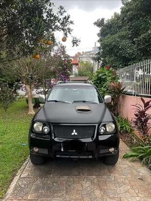 MITSUBISHI-PAJERO-2008